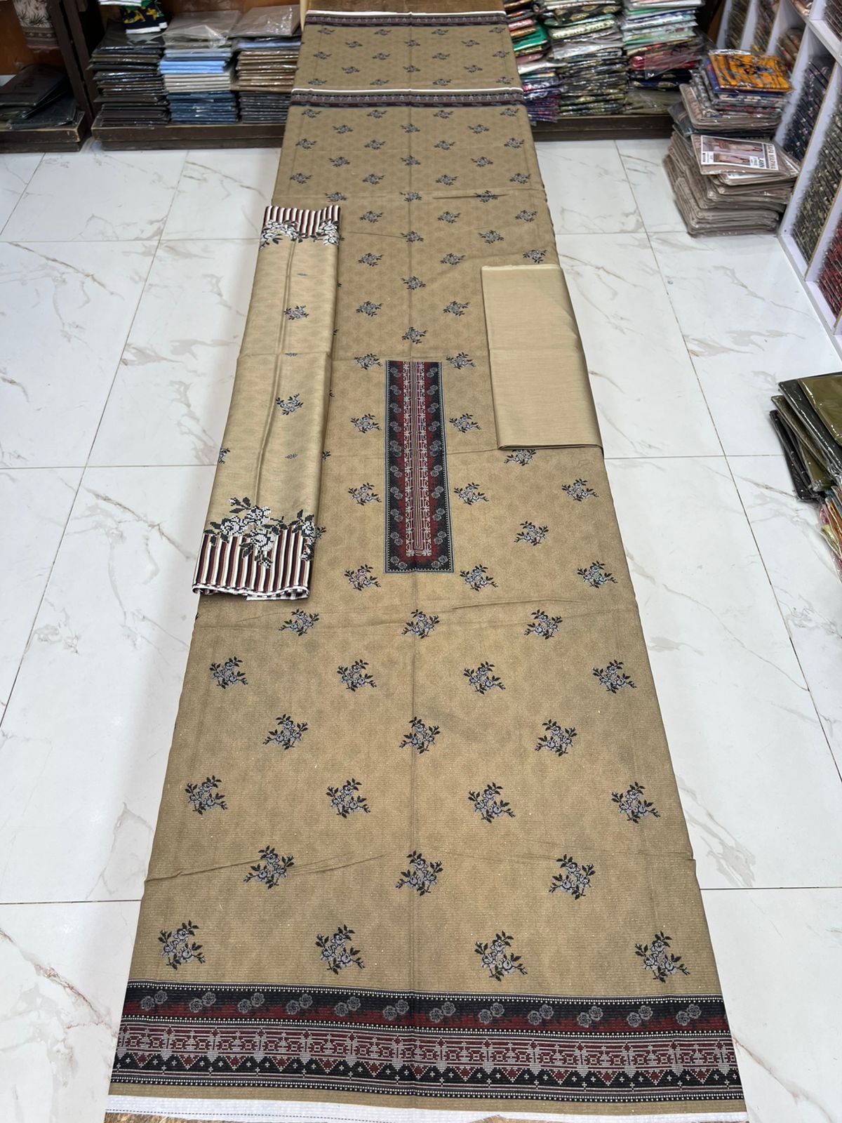 Minakari Lawn 3PC – Adorable Summer Collection