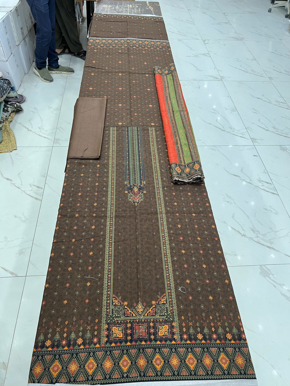 Almas Premium Bana Dora Lawn 3PC | Tarkashi Dupatta