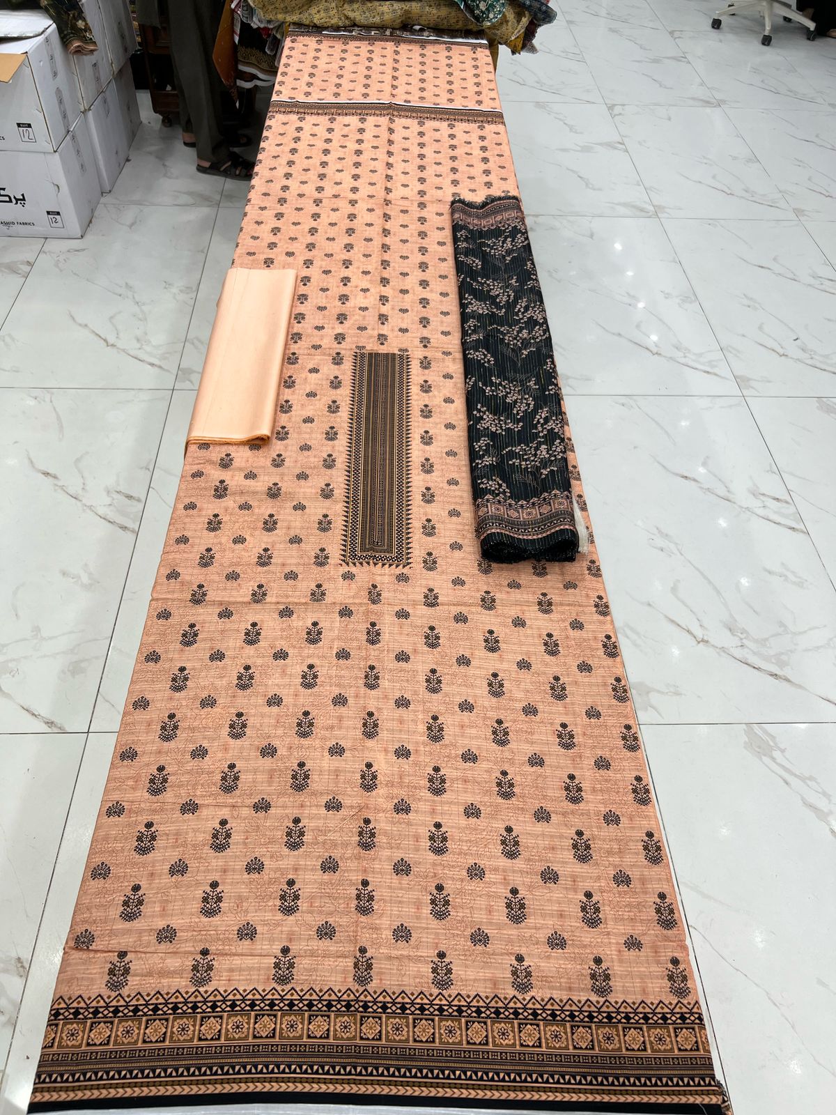 Almas Premium Bana Dora Lawn 3PC | Tarkashi Dupatta