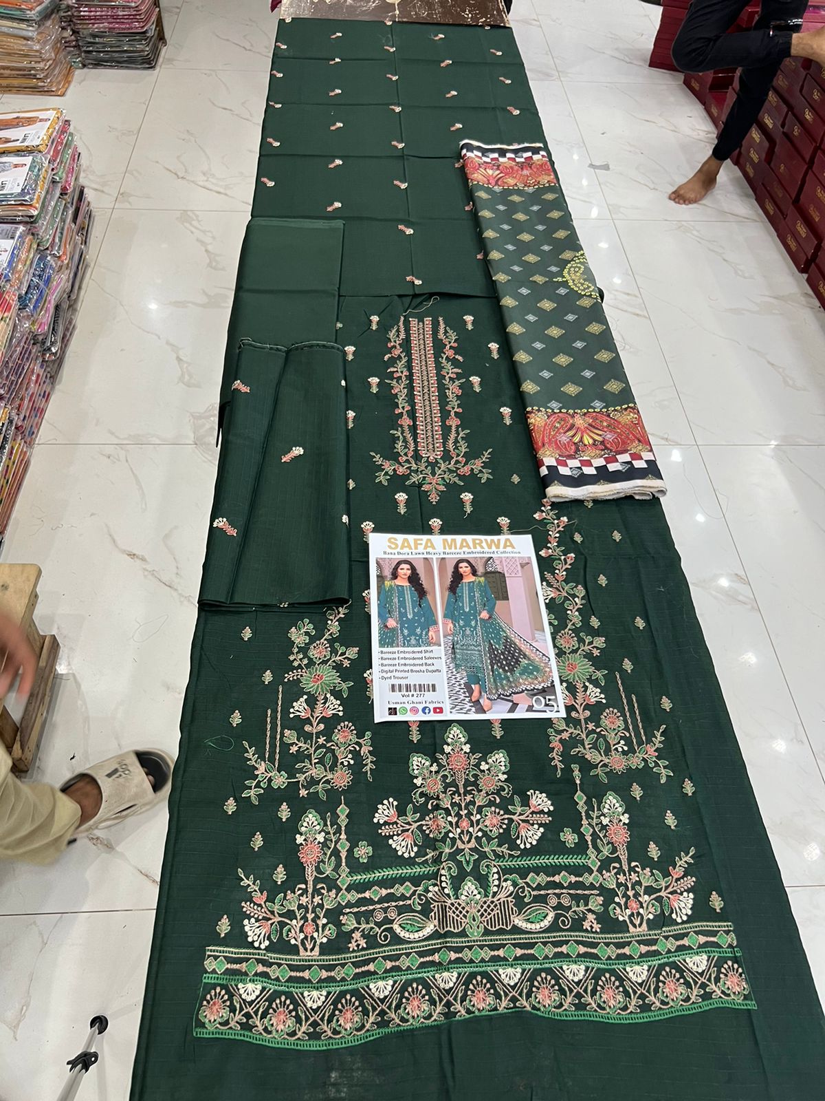 SAFA MARWA – Bana Dora Lawn Heavy EMB 3PC
