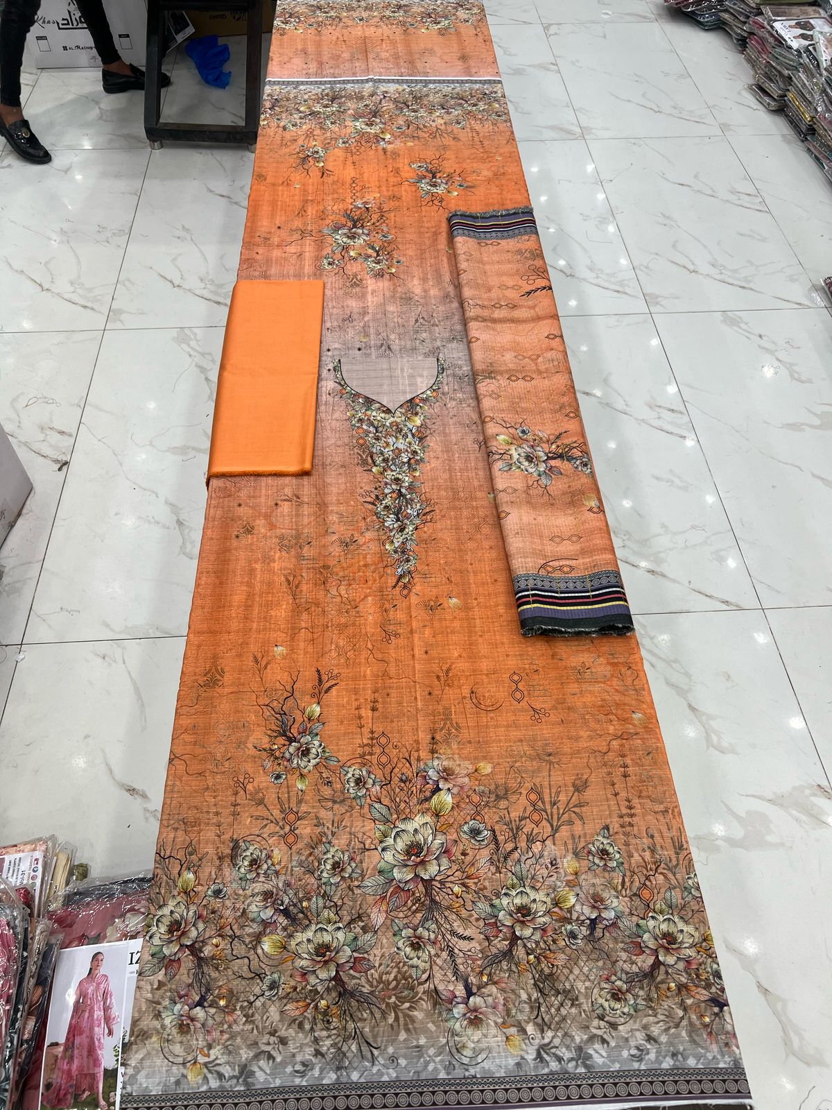 Almas Premium Bana Dora Lawn 3PC | Tarkashi Dupatta