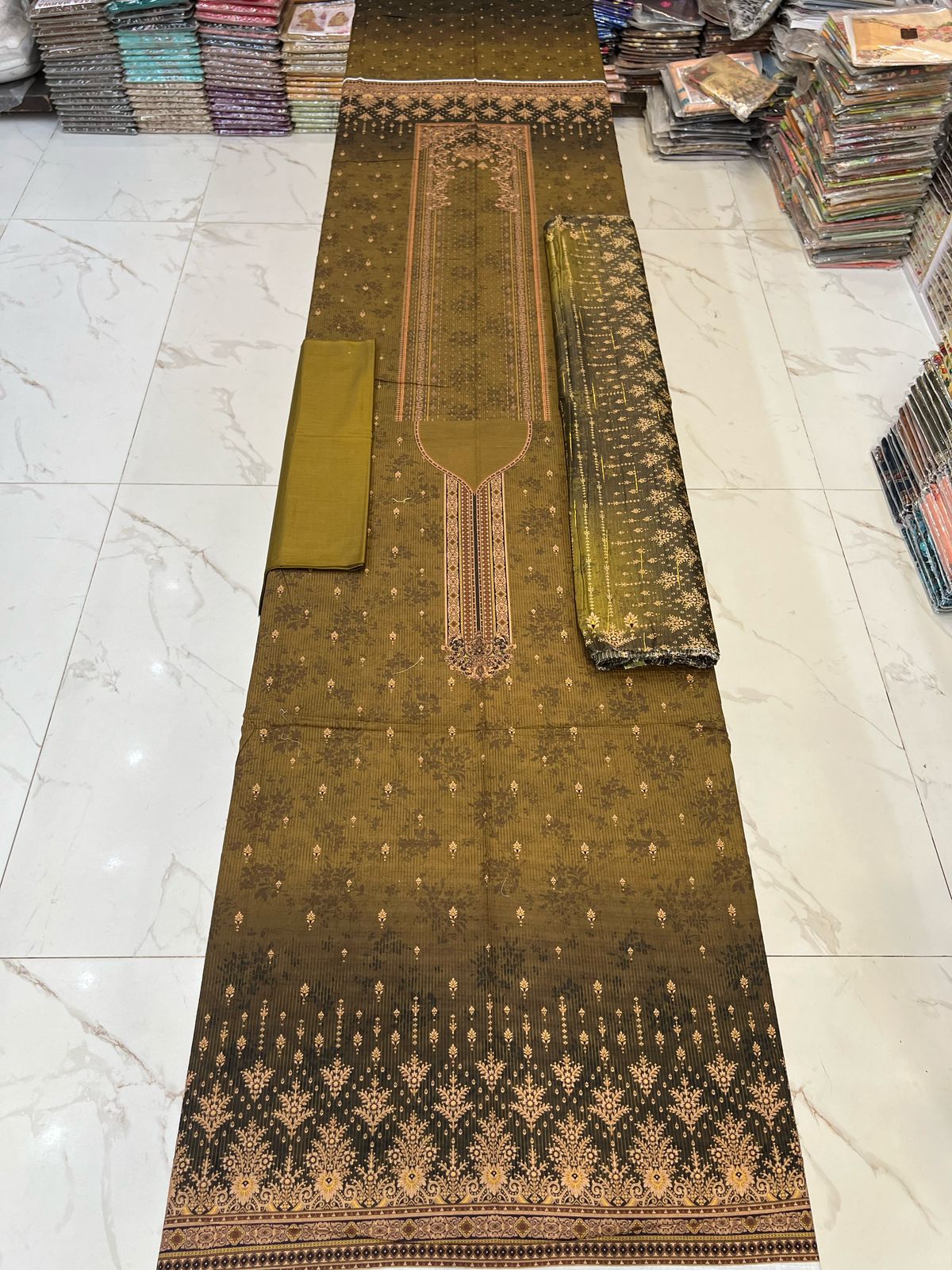 Almas Premium Bana Dora Lawn 3PC | Tarkashi Dupatta